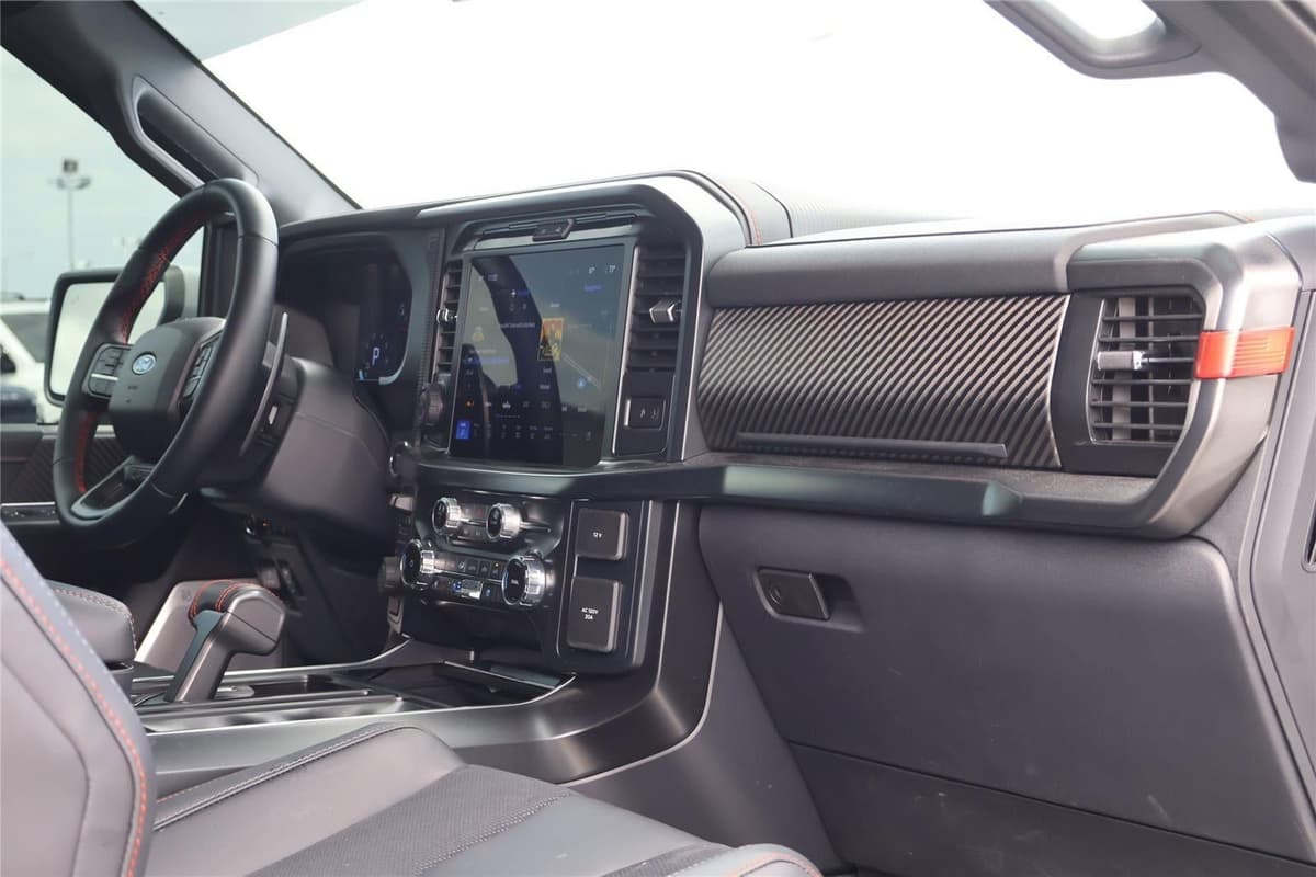 2025 Ford F-150 - Image 39