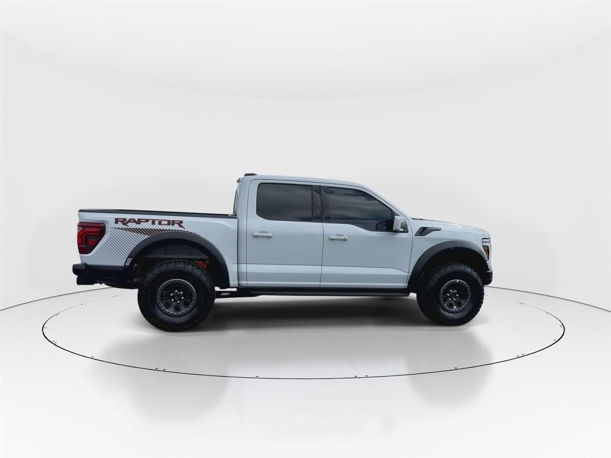 2025 Ford F-150 - Image 9