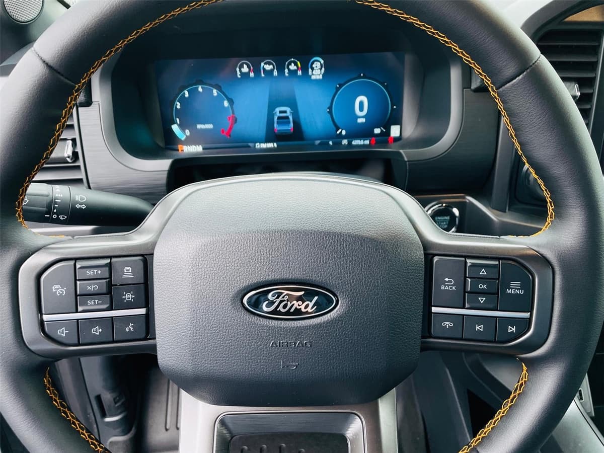 2025 Ford F-150 - Image 12