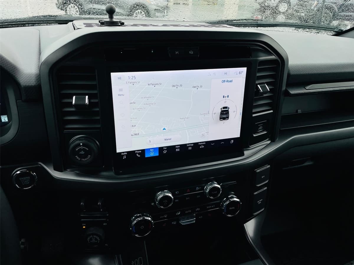 2025 Ford F-150 - Image 16