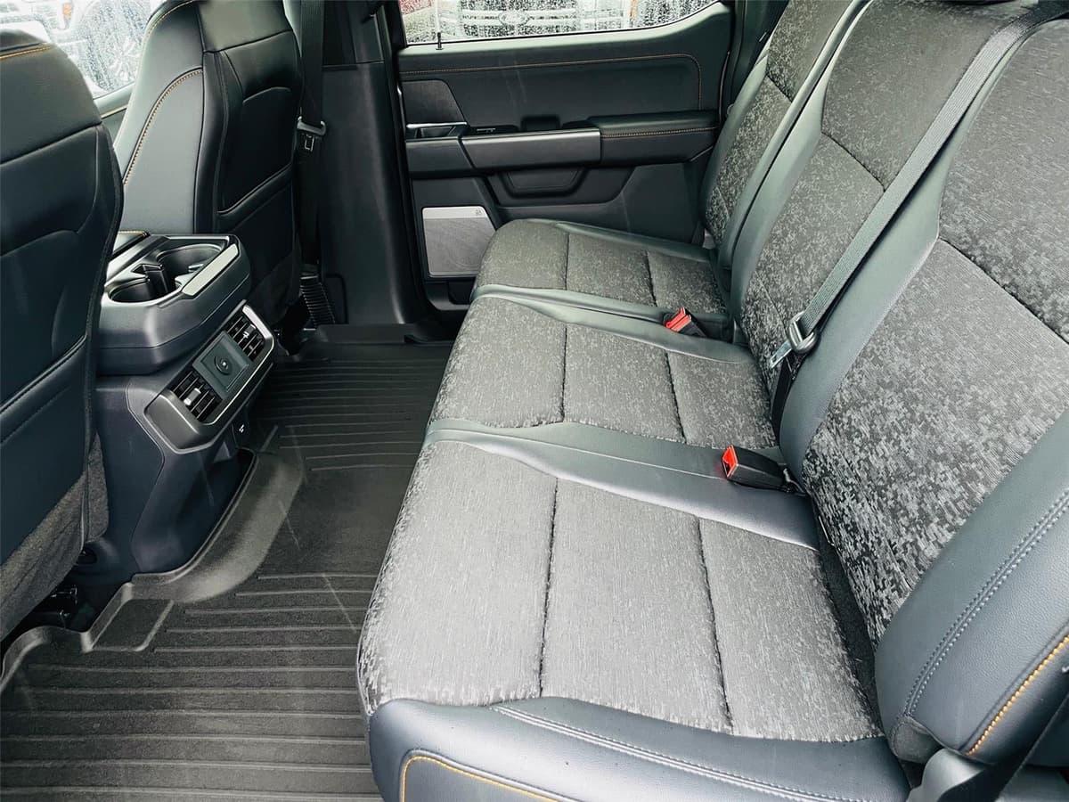 2025 Ford F-150 - Image 24