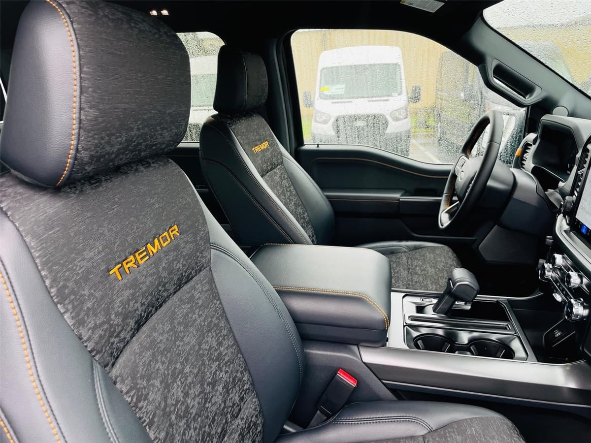 2025 Ford F-150 - Image 25