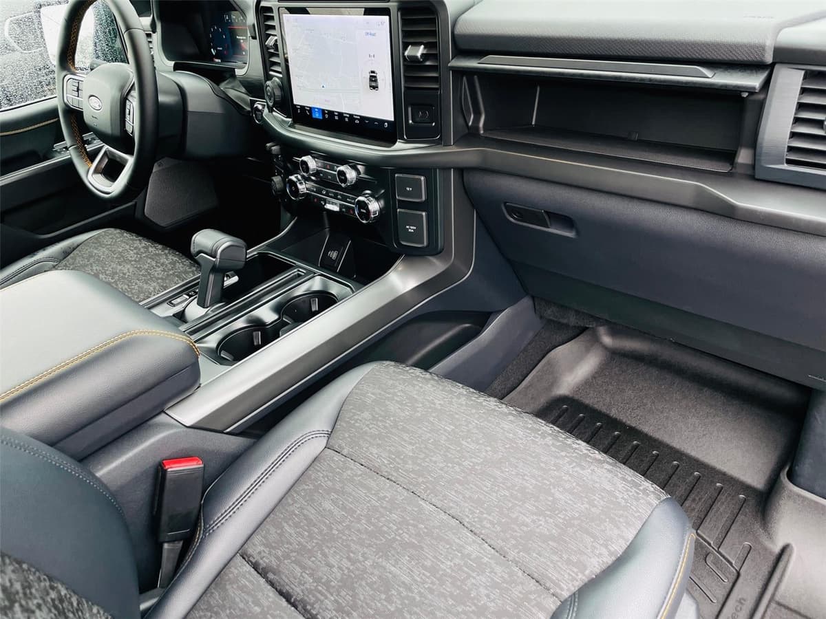 2025 Ford F-150 - Image 27