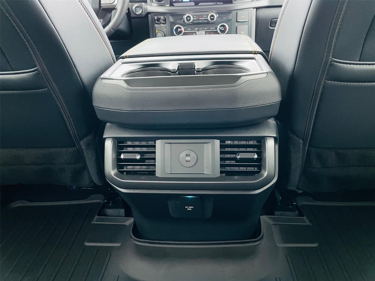 2025 Ford F-150 - Image 28