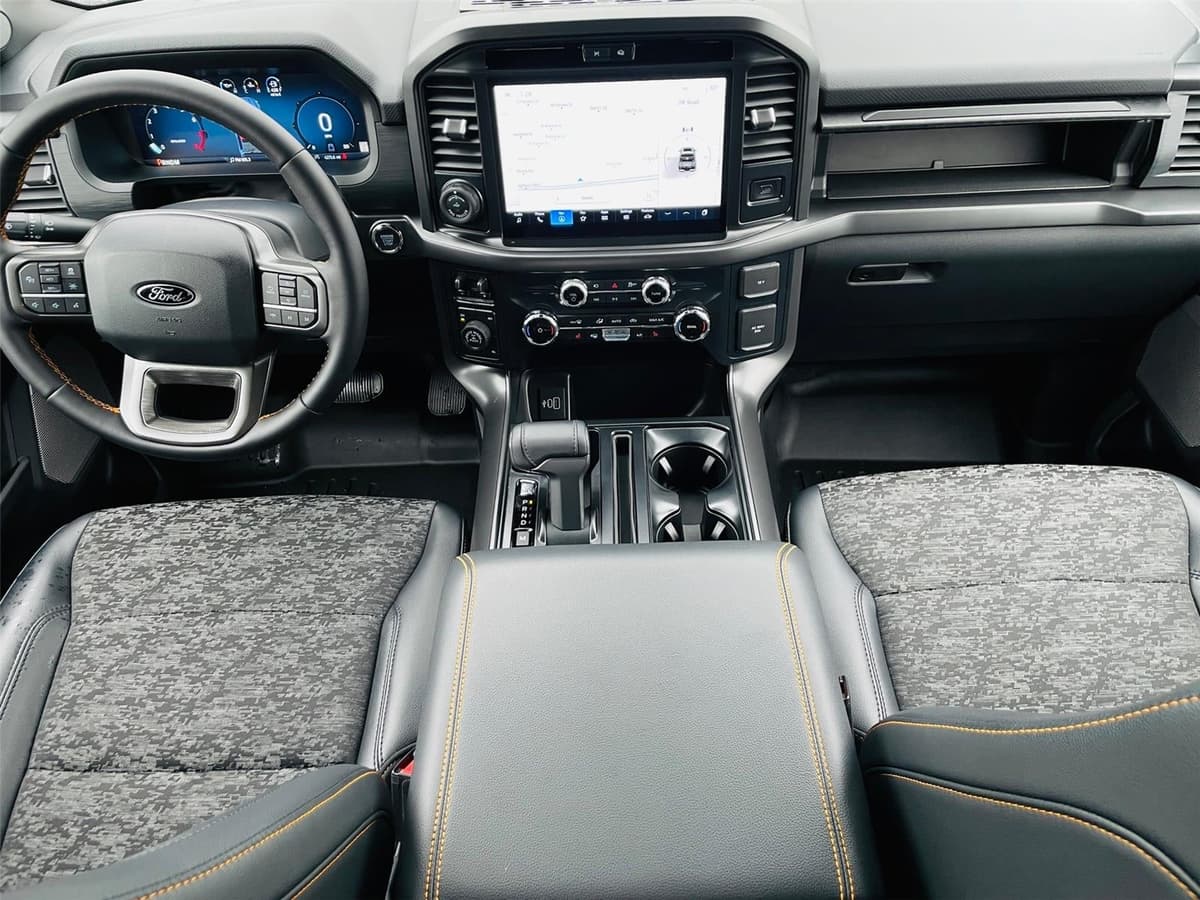 2025 Ford F-150 - Image 29