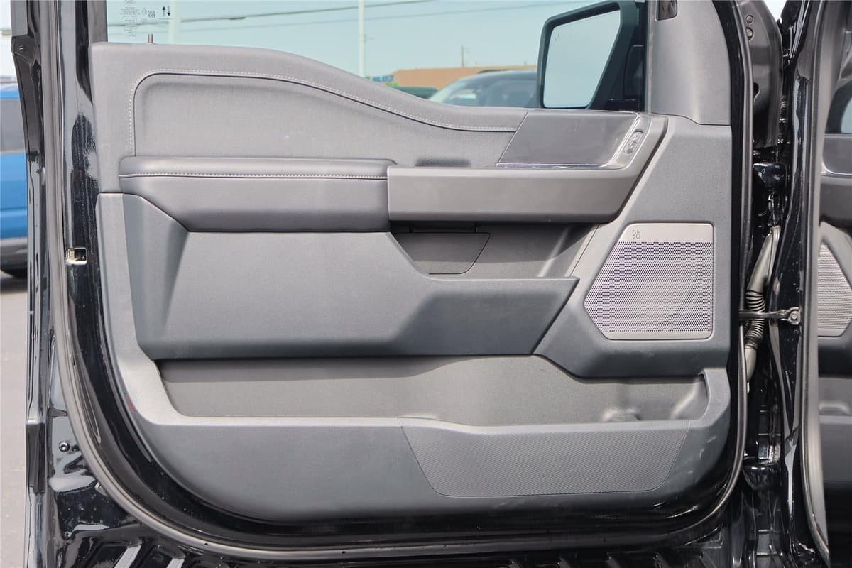 2025 Ford F-150 - Image 10