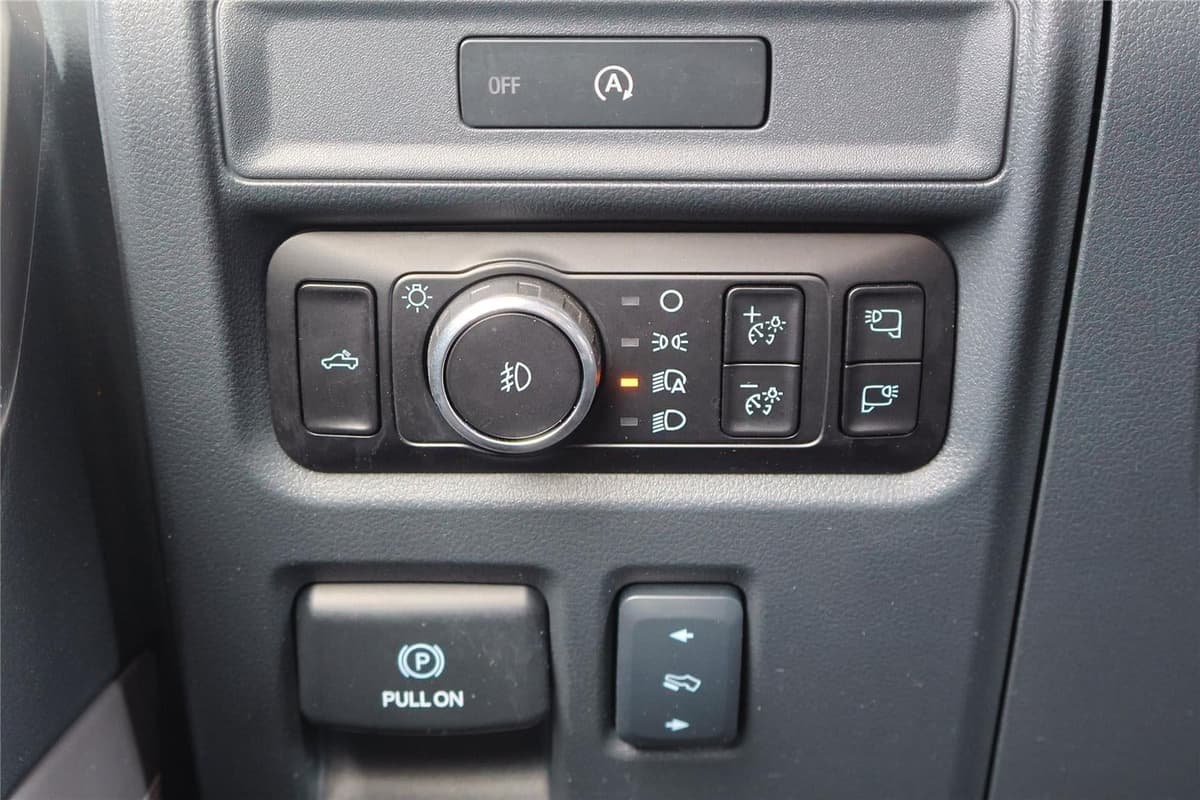 2025 Ford F-150 - Image 12