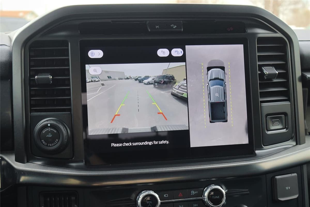 2025 Ford F-150 - Image 16