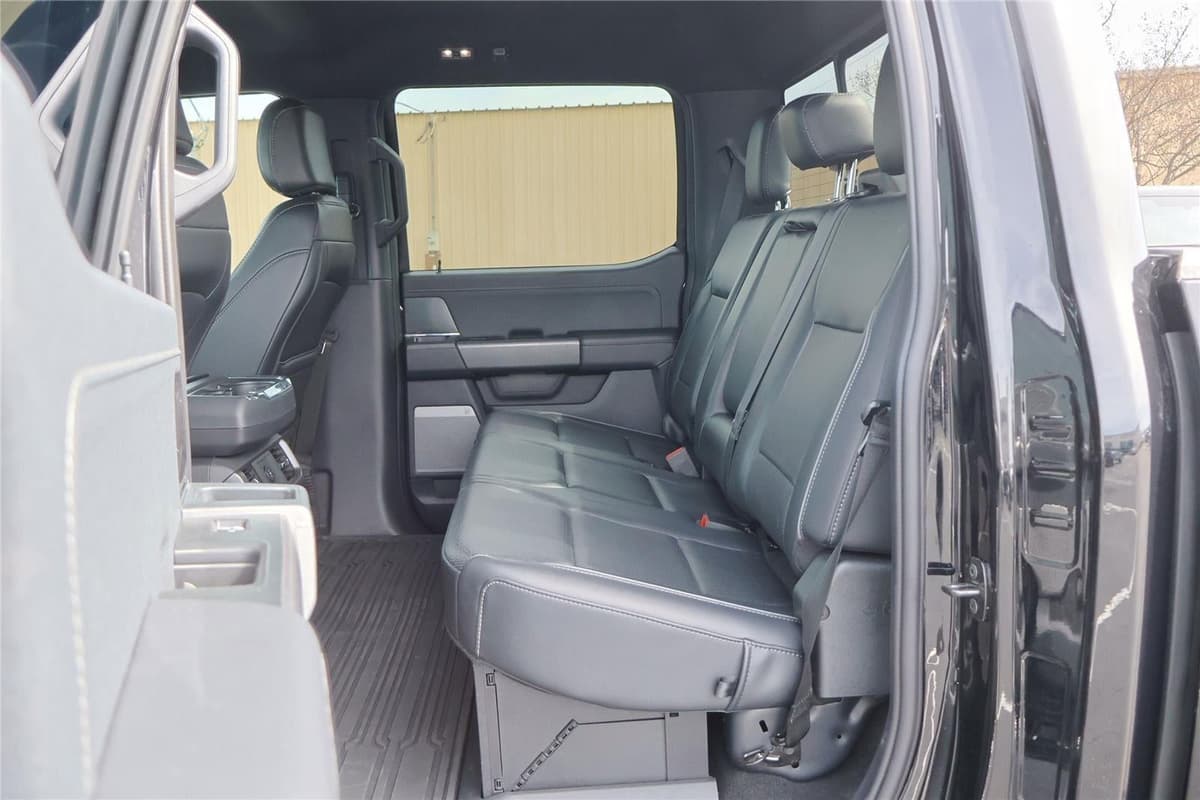 2025 Ford F-150 - Image 23