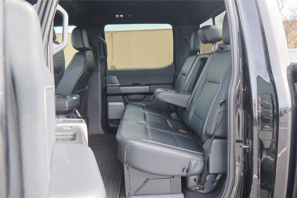 2025 Ford F-150 - Image 24