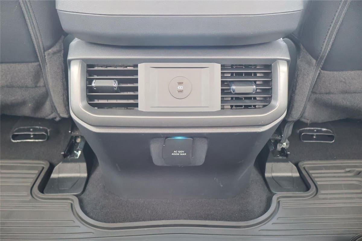 2025 Ford F-150 - Image 26