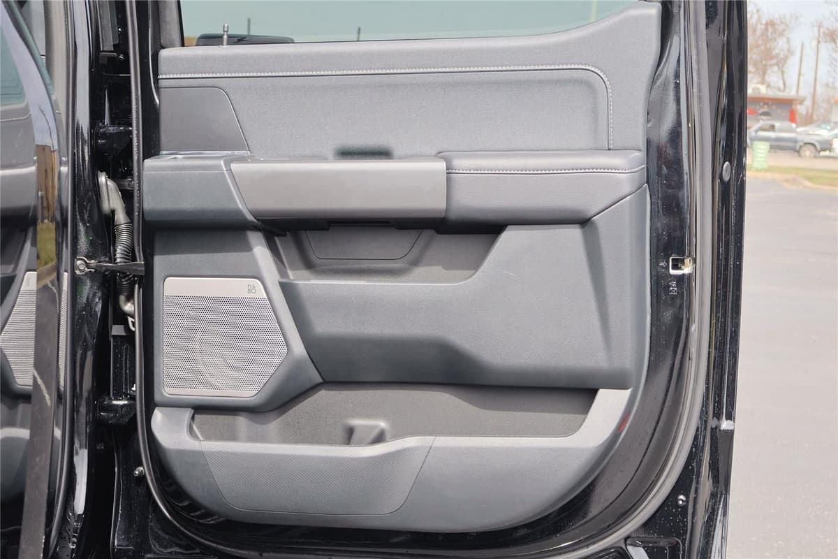 2025 Ford F-150 - Image 27