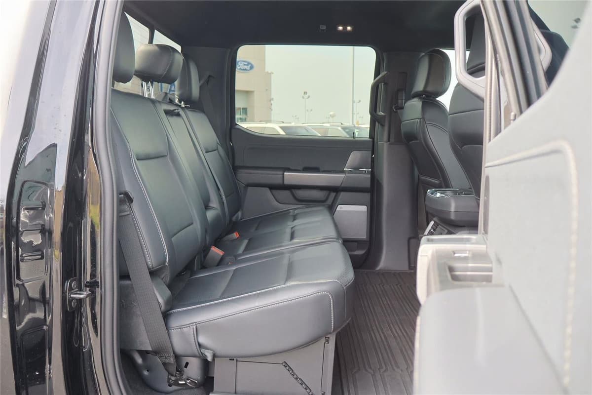 2025 Ford F-150 - Image 28