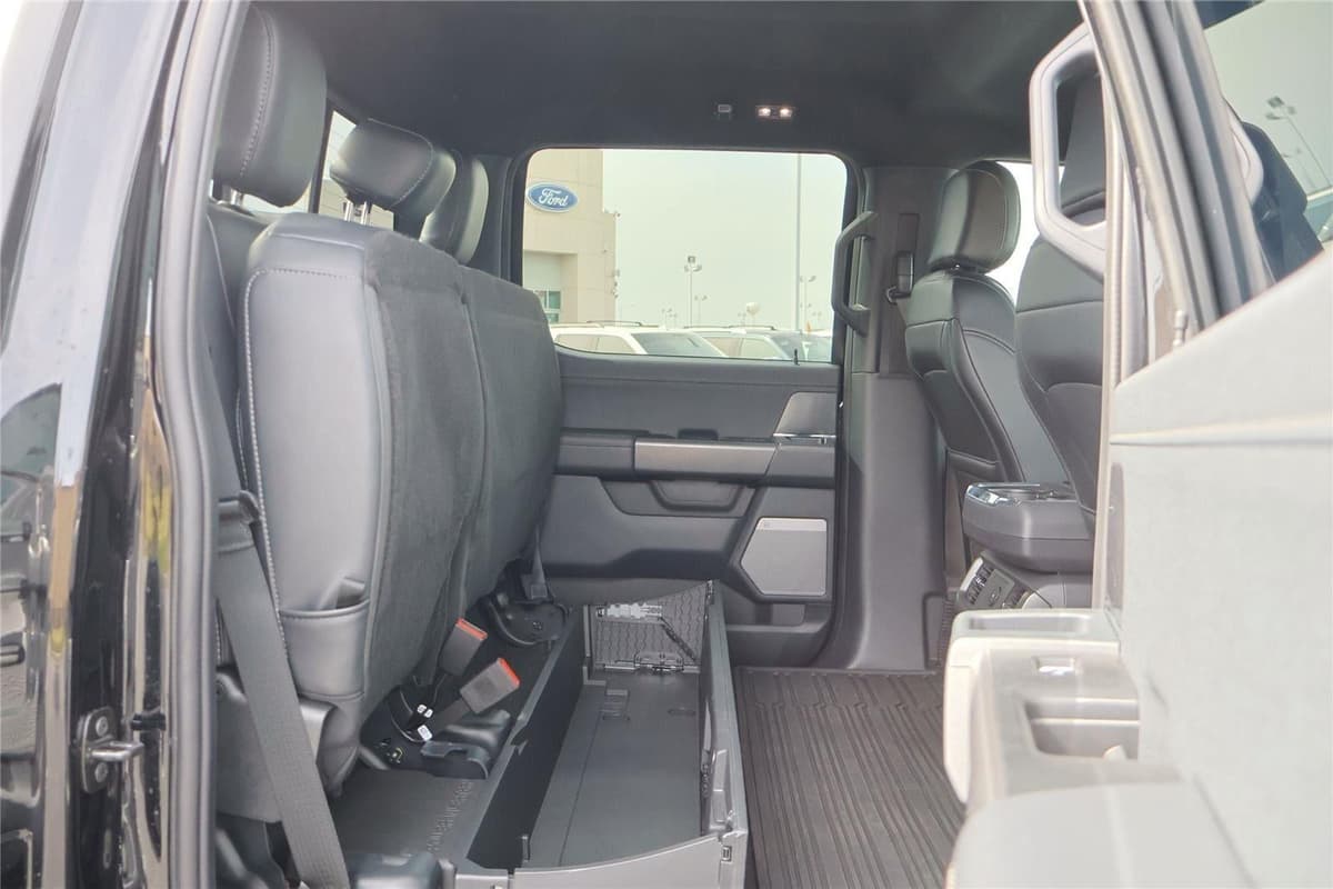 2025 Ford F-150 - Image 30