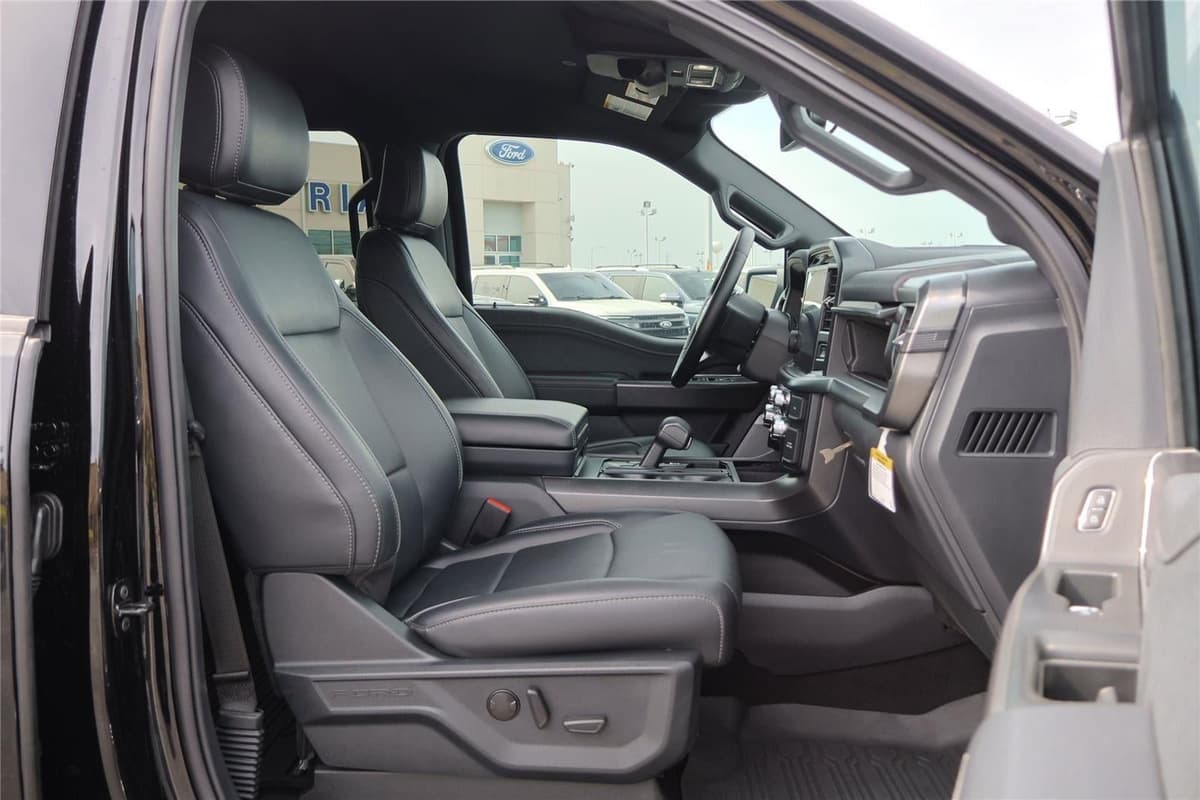 2025 Ford F-150 - Image 31