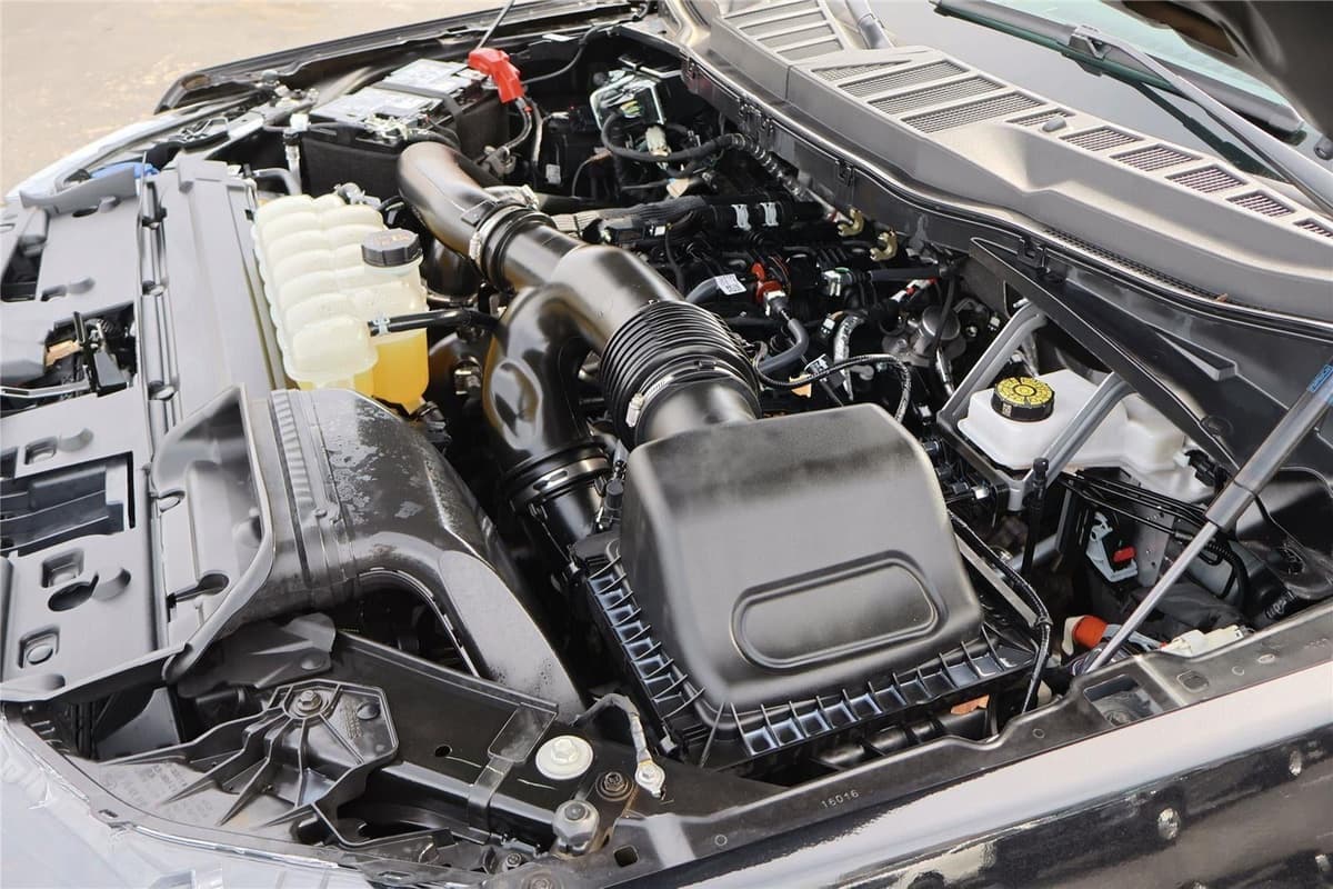 2025 Ford F-150 - Image 35