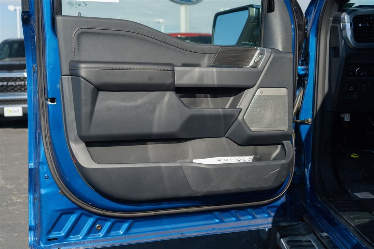 2025 Ford F-150 - Image 21