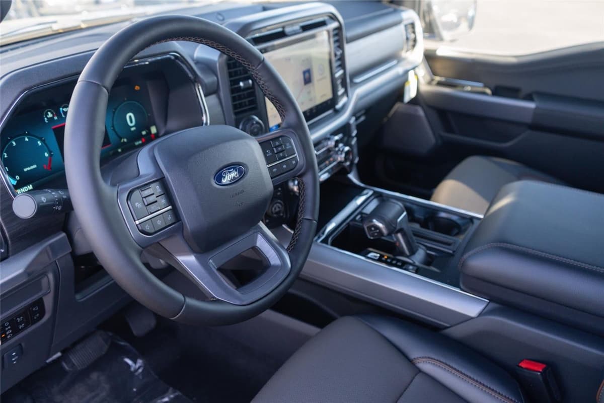 2025 Ford F-150 - Image 8