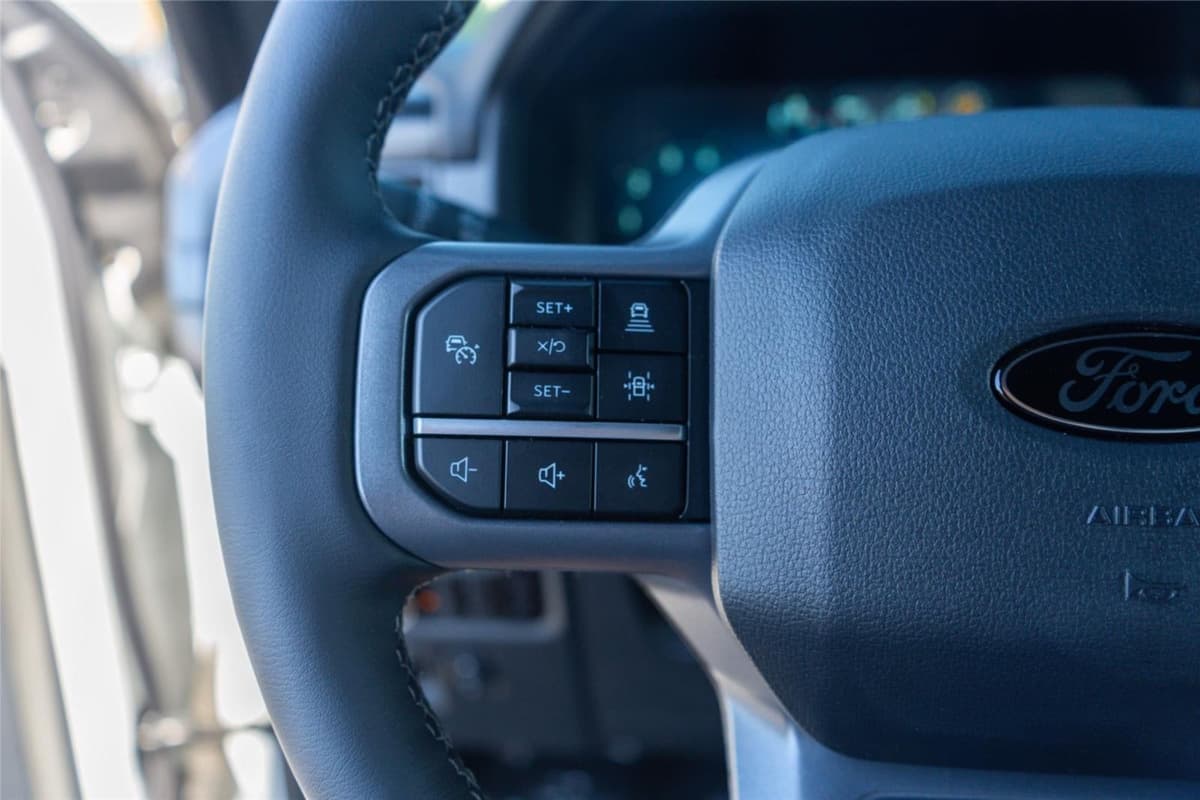 2025 Ford F-150 - Image 13