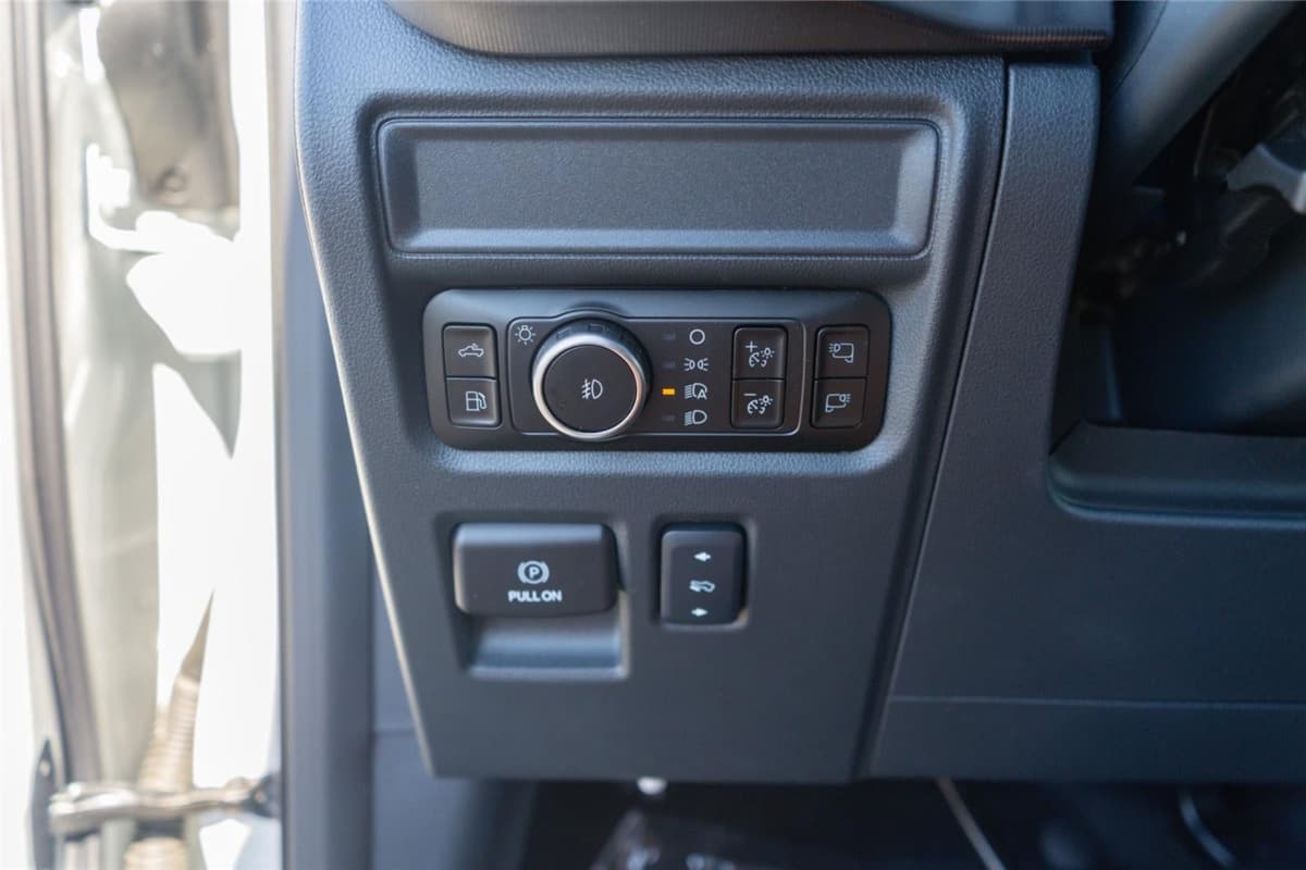 2025 Ford F-150 - Image 20