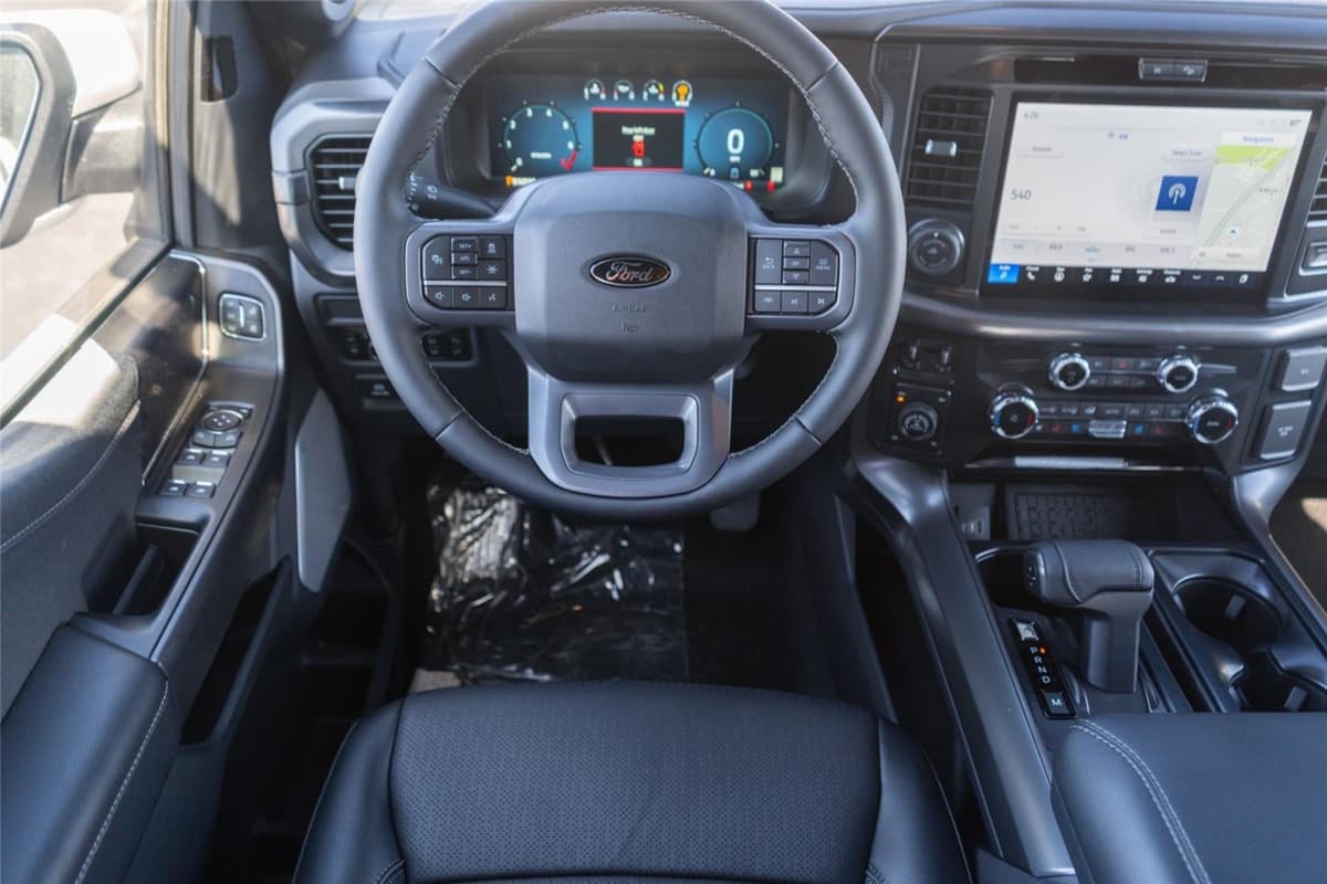 2025 Ford F-150 - Image 24
