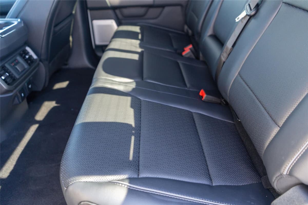 2025 Ford F-150 - Image 25