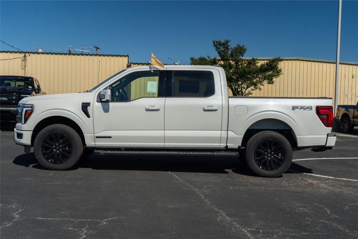 2025 Ford F-150 - Image 7