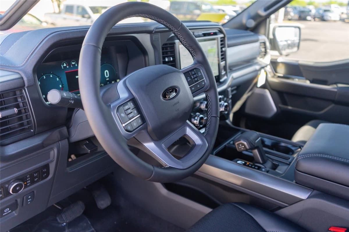 2025 Ford F-150 - Image 8