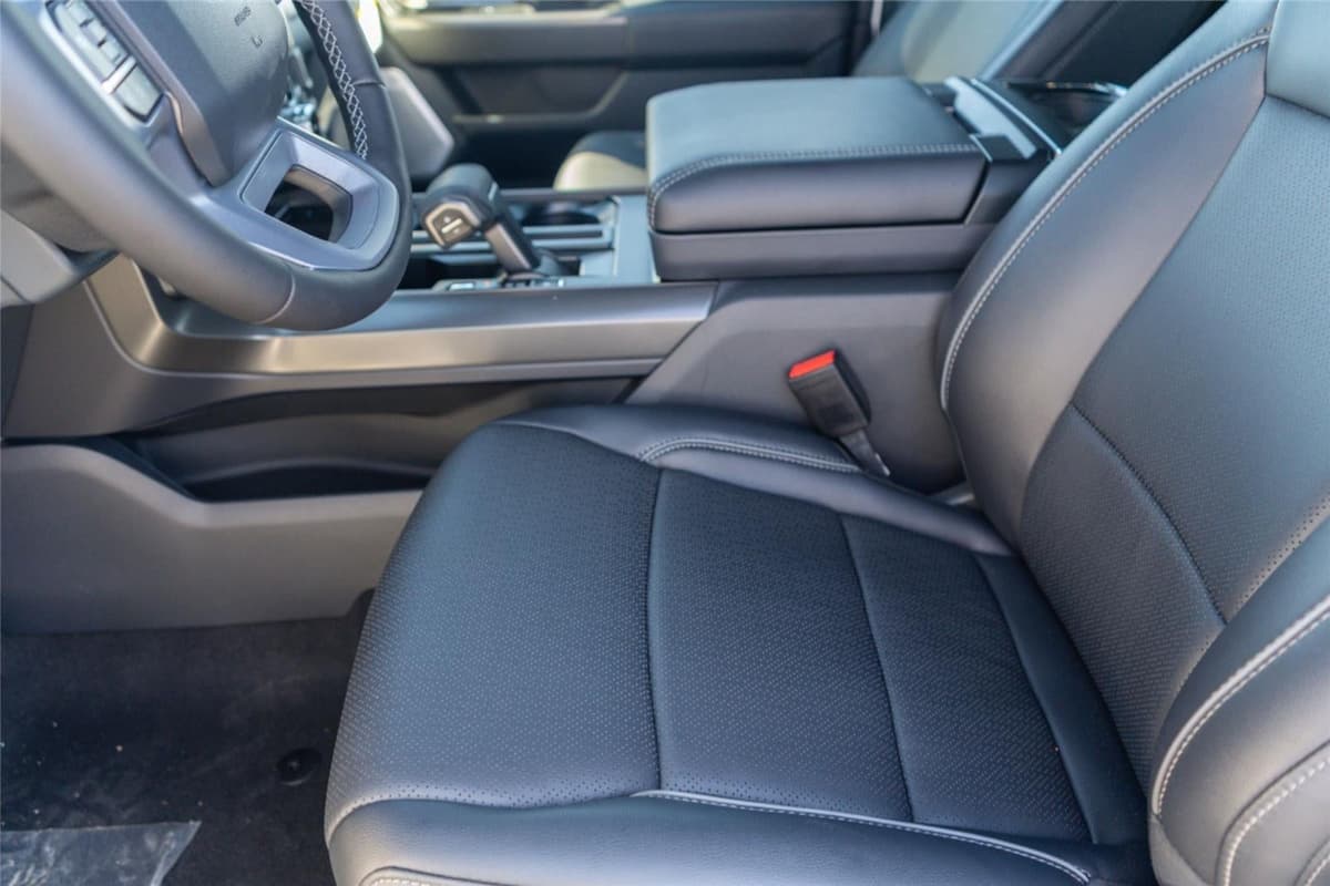 2025 Ford F-150 - Image 9