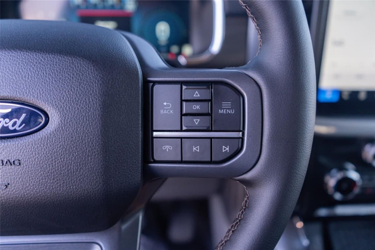 2025 Ford F-150 - Image 12