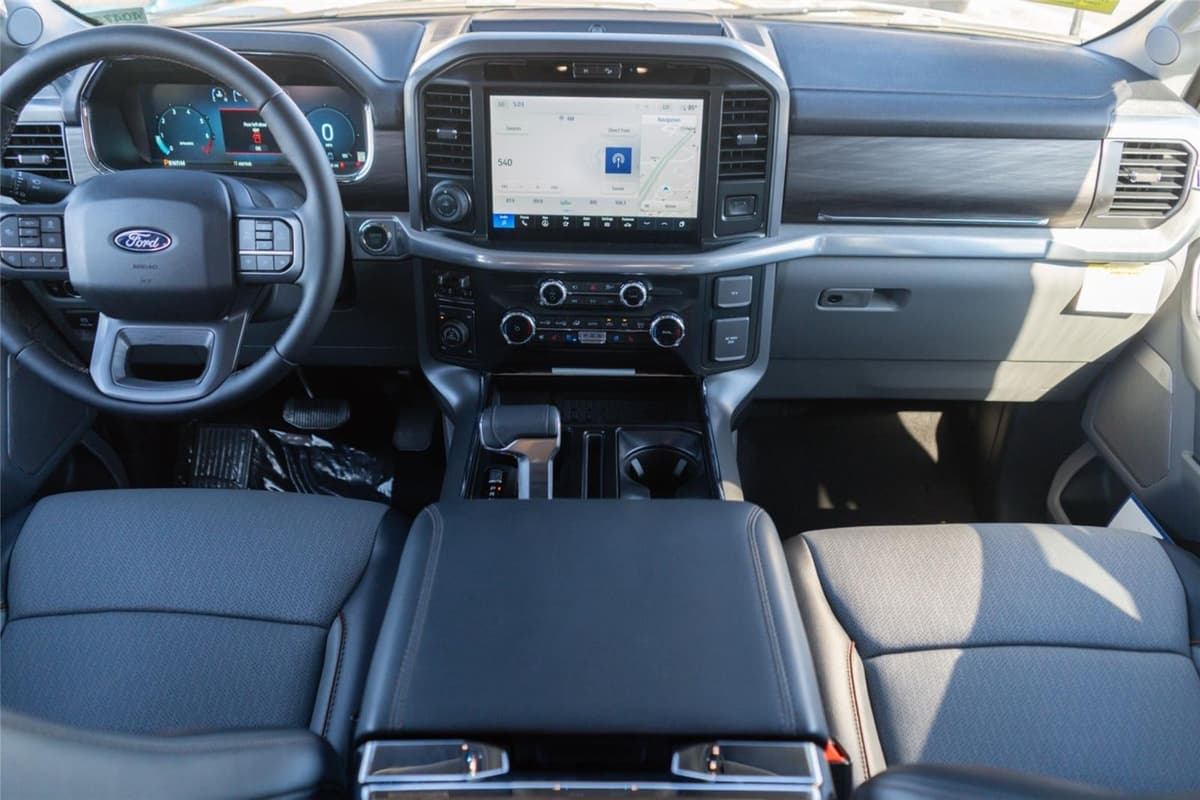 2025 Ford F-150 - Image 20