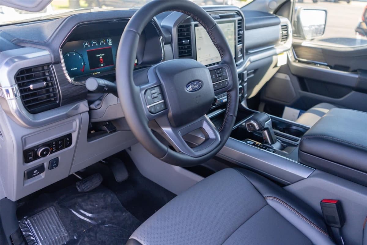 2025 Ford F-150 - Image 8