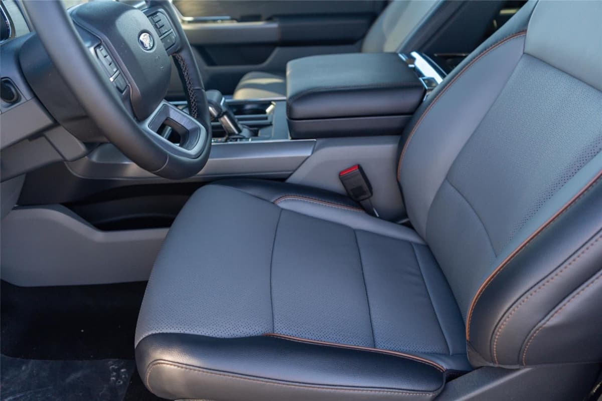 2025 Ford F-150 - Image 9