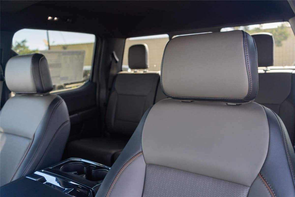 2025 Ford F-150 - Image 10