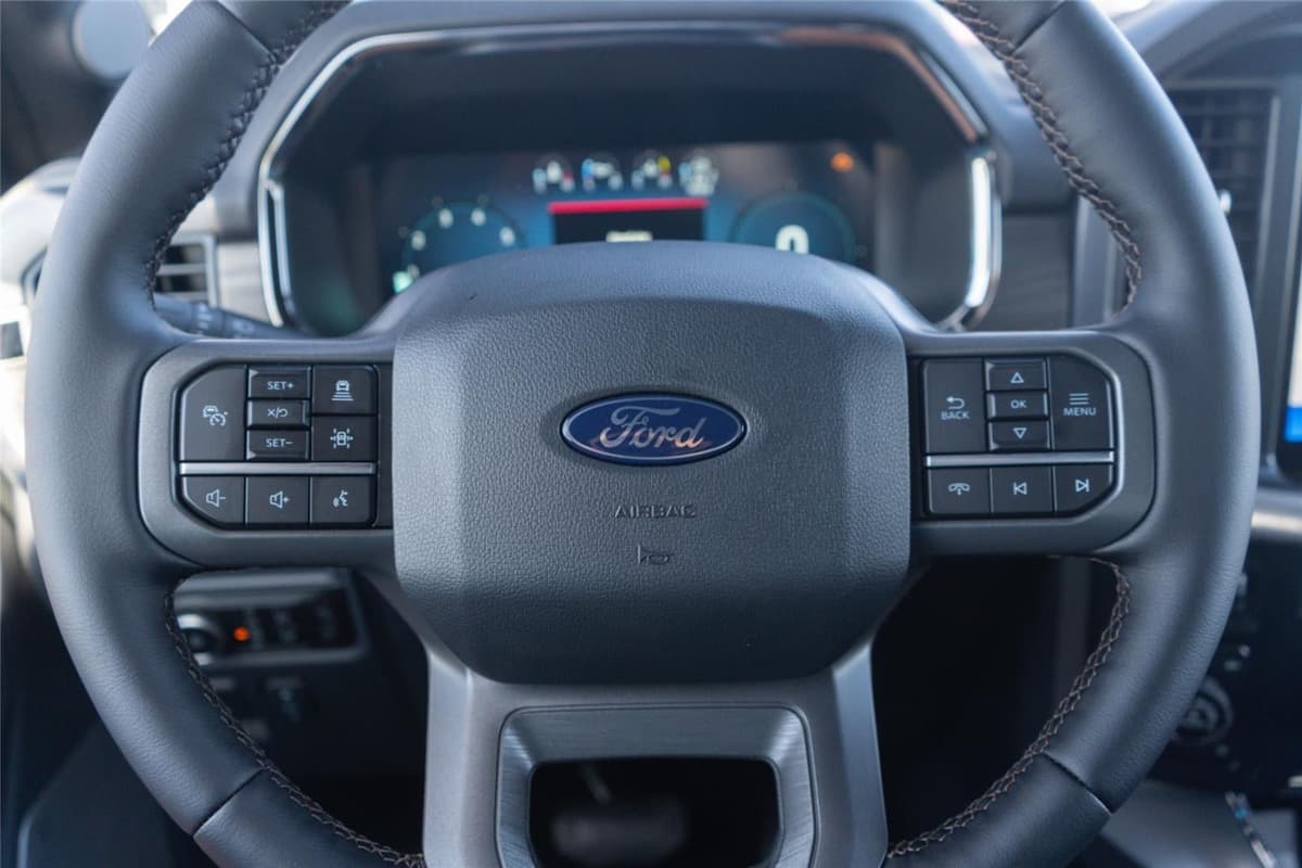 2025 Ford F-150 - Image 11