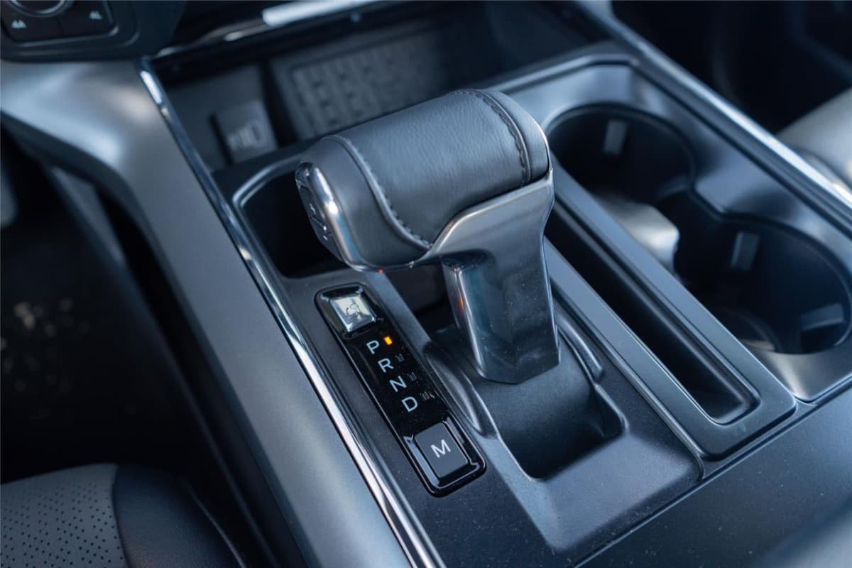 2025 Ford F-150 - Image 15