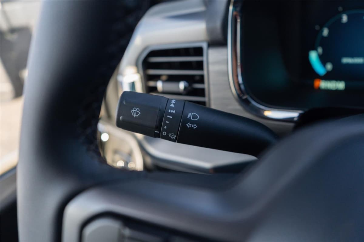 2025 Ford F-150 - Image 19