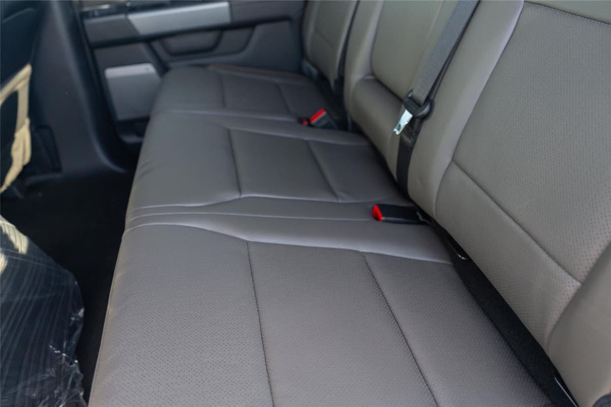 2025 Ford F-150 - Image 24