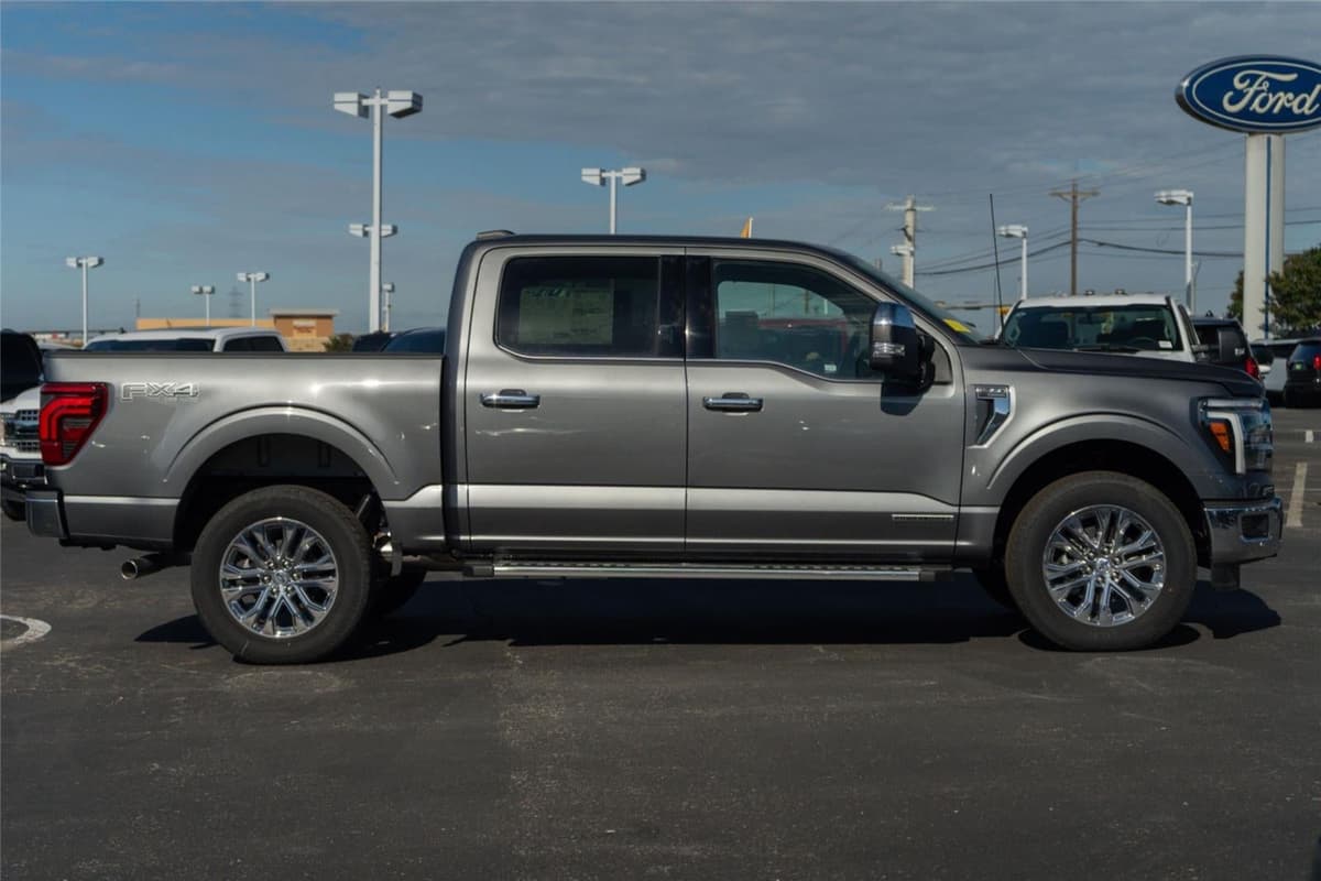 2025 Ford F-150 - Image 4