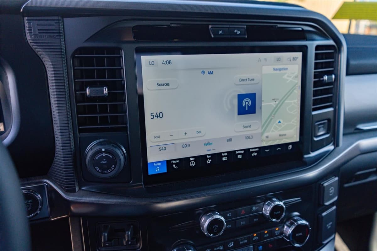 2025 Ford F-150 - Image 17