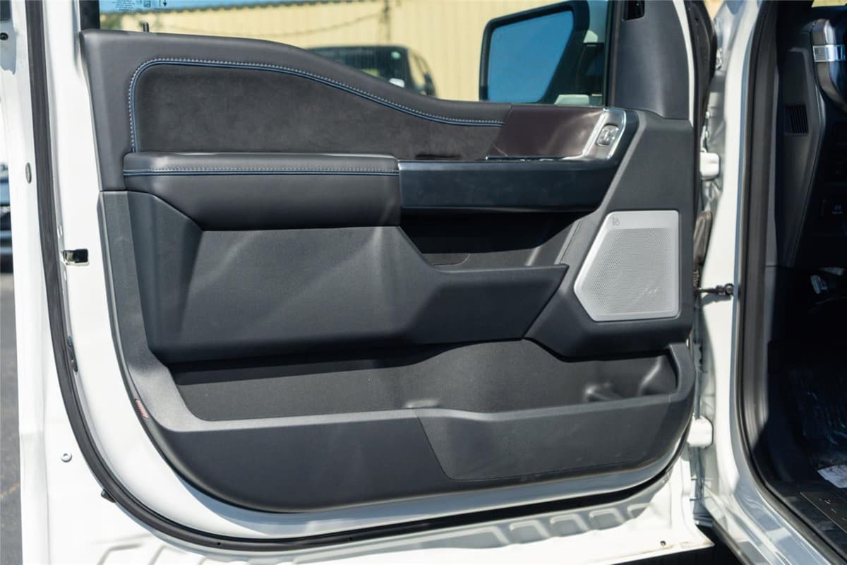 2025 Ford F-150 - Image 20