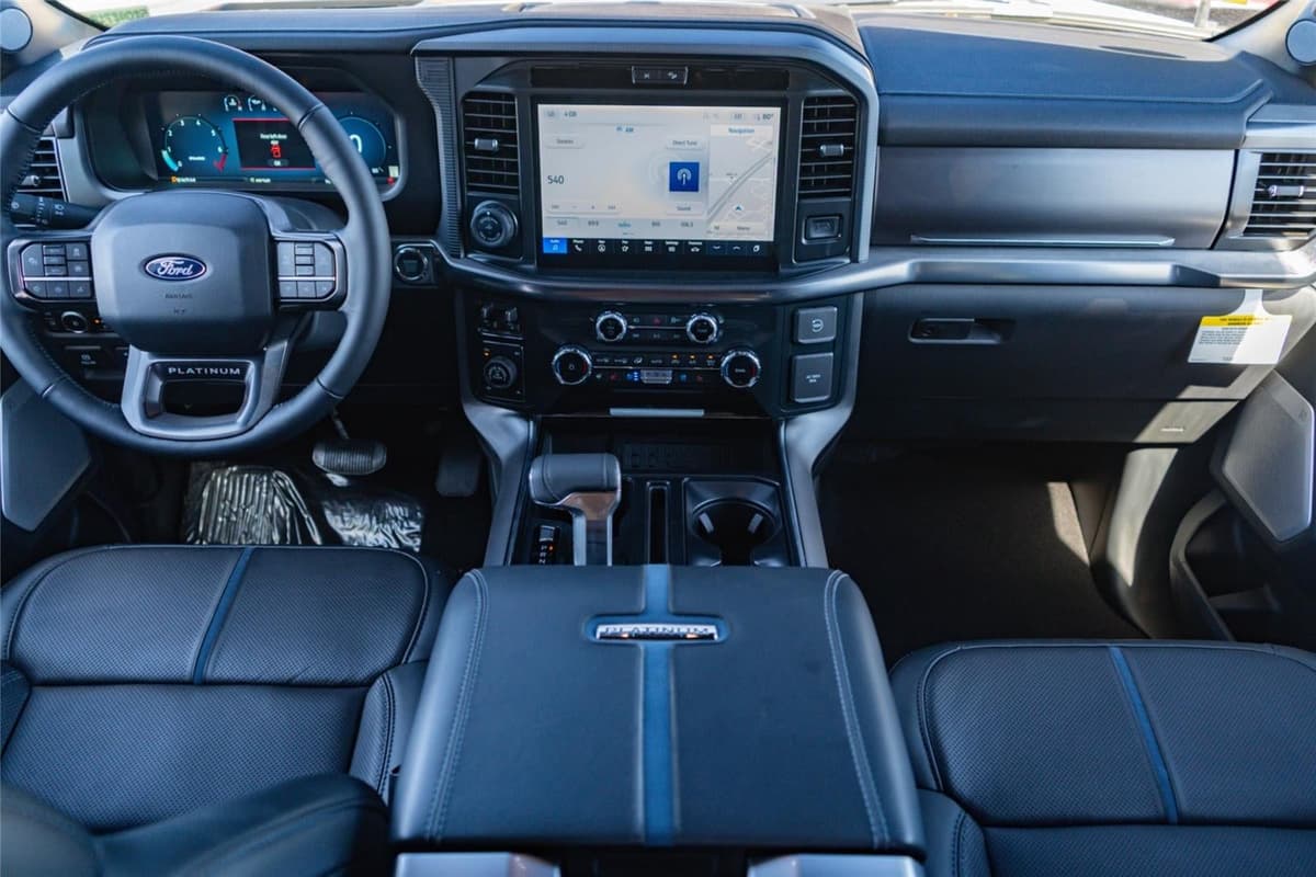 2025 Ford F-150 - Image 21