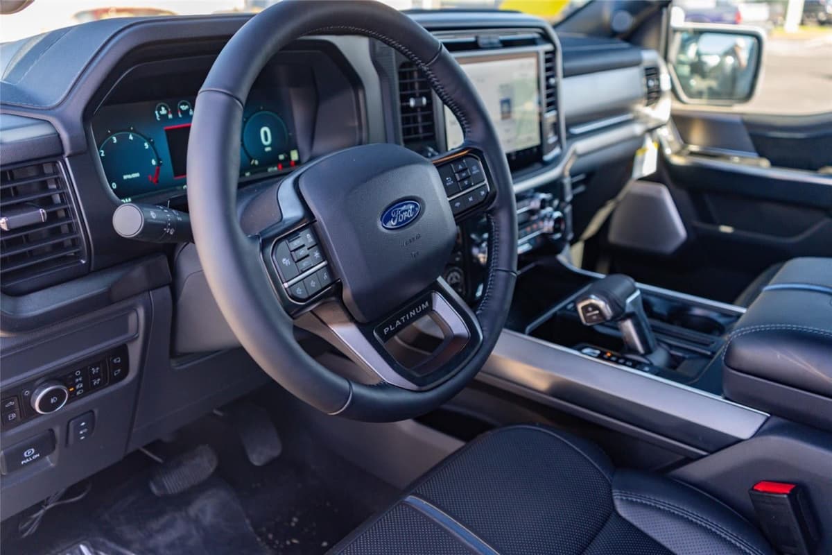 2025 Ford F-150 - Image 8