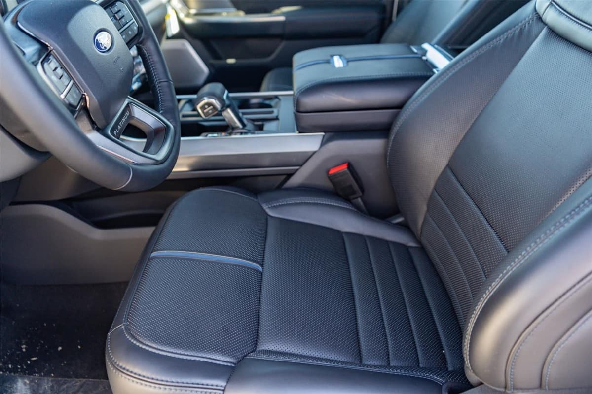 2025 Ford F-150 - Image 9