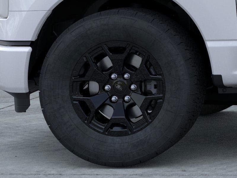 2025 Ford F-150 Lightning - Image 19