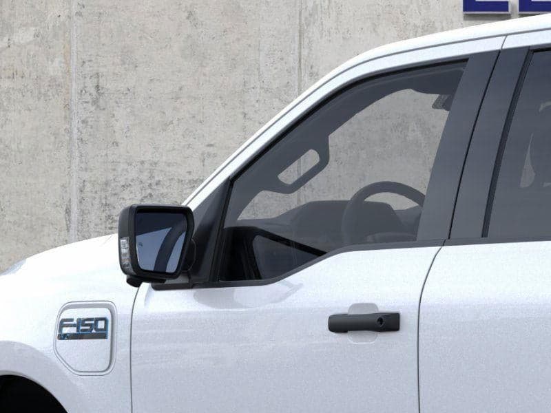 2025 Ford F-150 Lightning - Image 20
