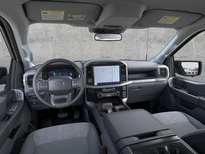 2025 Ford F-150 Lightning - Image 9