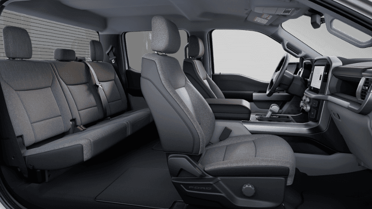 2025 Ford F-150 Lightning - Image 27