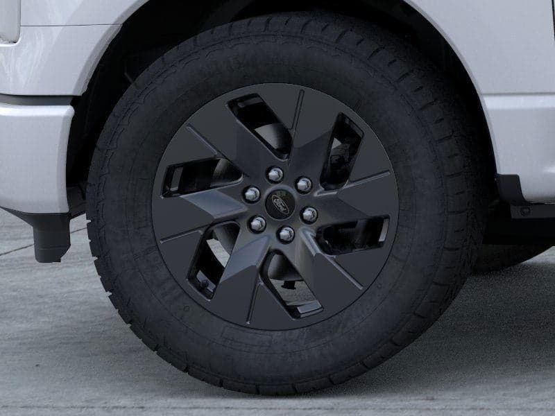 2025 Ford F-150 Lightning - Image 19
