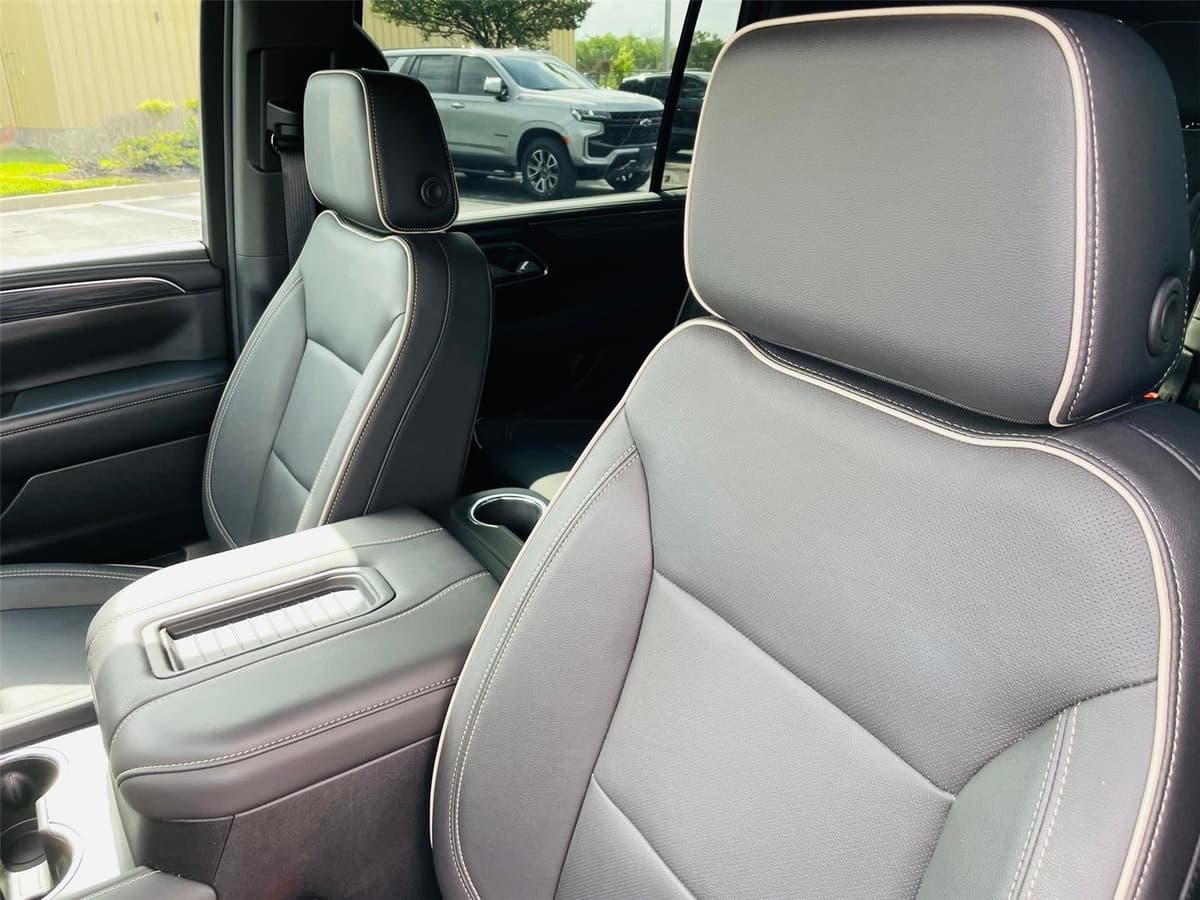 2024 GMC Yukon XL - Image 14